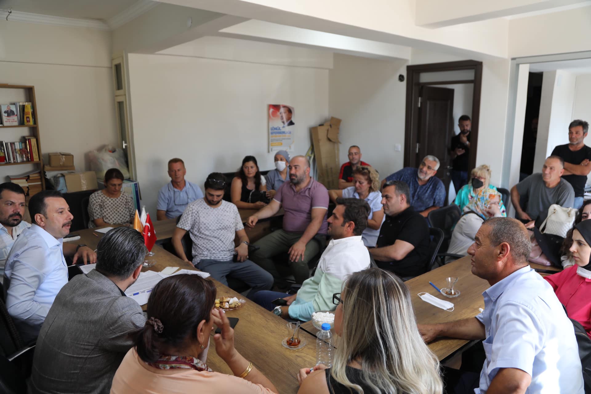 Milletvekili Kaya'dan vatandaşlara yakın ilgi