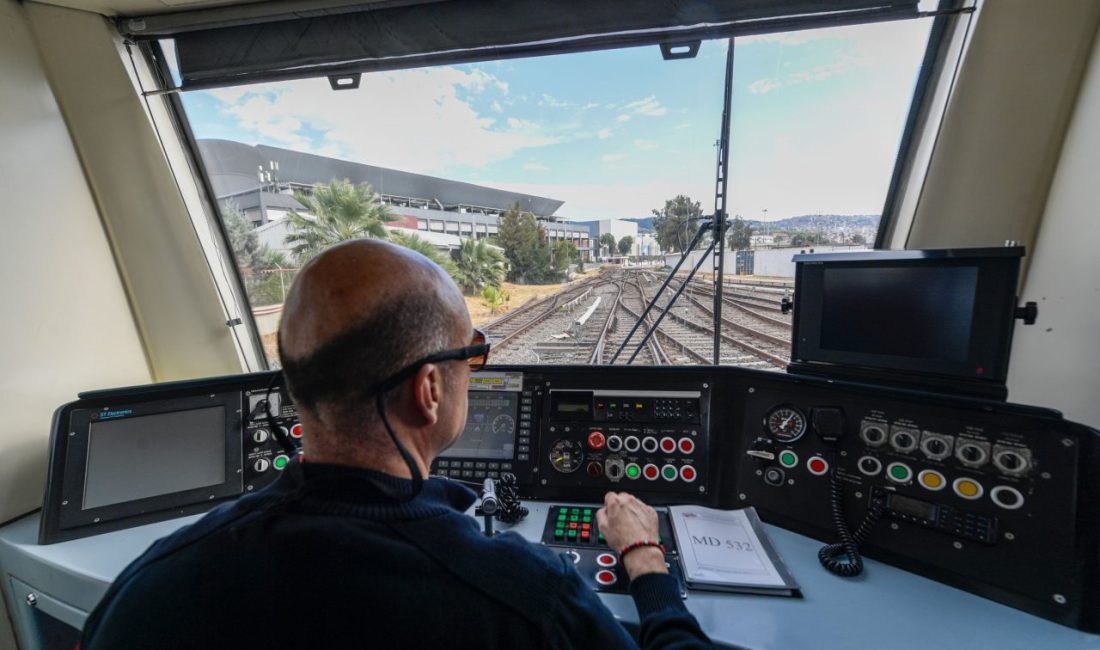 İzmir’in raylarına çeyrek asırdır iz bırakıyorlar İzmir Büyükşehir Belediyesi’nin metro ve tramvay sistemlerini işleten İzmir Metro