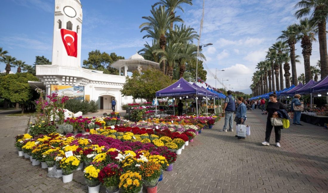 İzmir’in renkli festivali Kültürpark’ta kapılarını açtı İzmir Büyükşehir Belediyesi’nin bu yıl dördüncüsünü düzenlediği Balkon-Bahçe Bitkileri ve