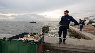 İzmir Büyükşehir Belediyesi, yağışların ardından dereler ve yağmur sularıyla birlikte