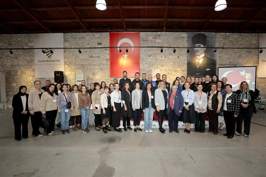 Yerel Eşitlik Eylem Planı Çalıştayımızı belediye çalışanlarımızın katılımıyla gerçekleştirdik. Urla’da daha eşit, daha adil ve daha kapsayıcı bir yaşamı